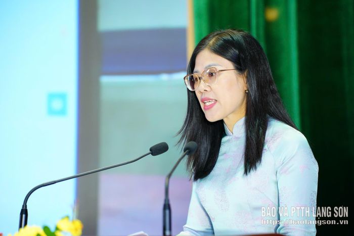 Lãnh đạo xã Hoàng Văn Thụ phát biểu tham luận tại ngày hội