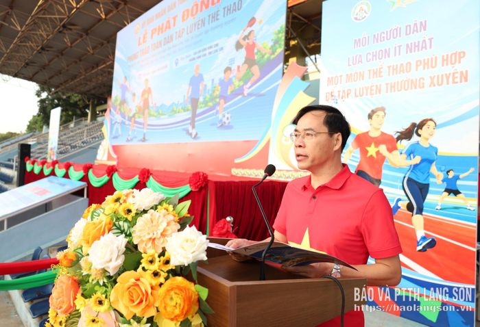 Lãnh đạo Sở Văn hóa, Thể thao và Du lịch tỉnh phát biểu tại lễ phát động
