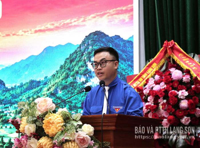 Đại diện thế hệ trẻ xã Chi Lăng phát biểu cảm nghĩ tại chương trình