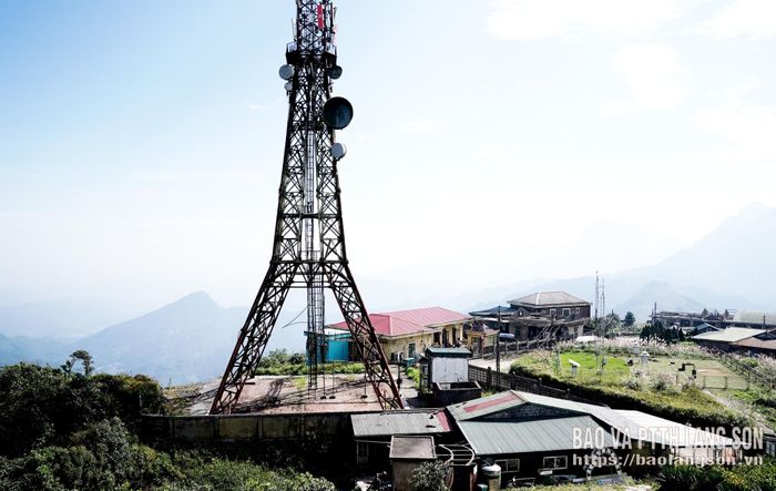 Trạm Phát sóng phát thanh FM 10KW núi Mẫu Sơn