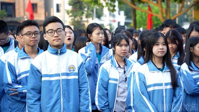 Đông đảo cán bộ, chiến sĩ và Nhân dân tỉnh Lào Cai tham gia lễ phát động phong trào toàn dân tập luyện thể thao năm 2026