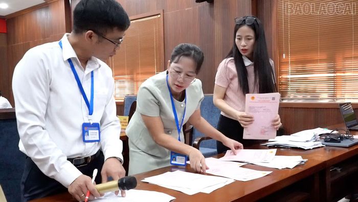 Các khâu tiếp nhận và xử lý hồ sơ được thực hiện tại một địa điểm.