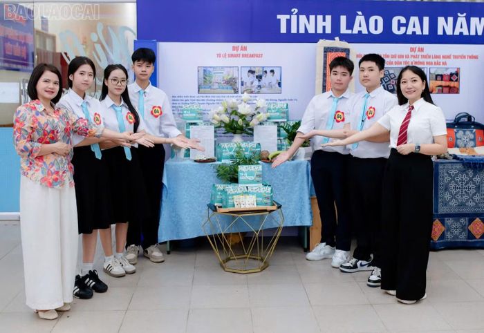 Nhóm dự án luôn nhận được sự quan tâm đồng hành của giáo viên hướng dẫn và các nhà trường.