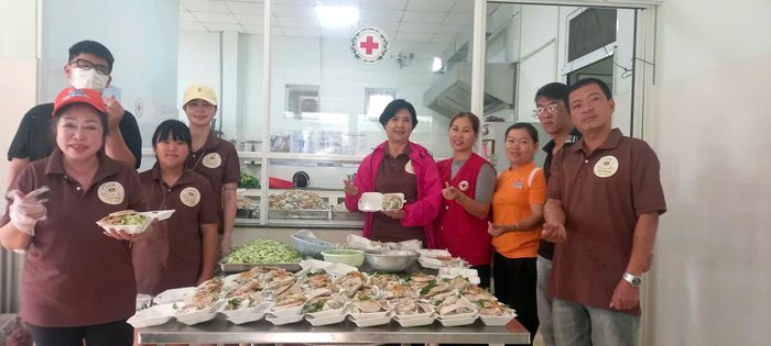 Những suất ăn được chế biến đảm bảo dinh dưỡng, an toàn thực phẩm