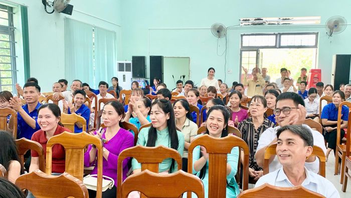 Đông đảo các đội đến từ các tổ công nghệ số trên địa bàn xã Đạ Tẻh 2 tham dự hội thi