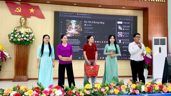 Các đội thi thể hiện các phần thi nhằm phát huy vai trò hỗ trợ người dân tiếp cận và ứng dụng công nghệ trong đời sống