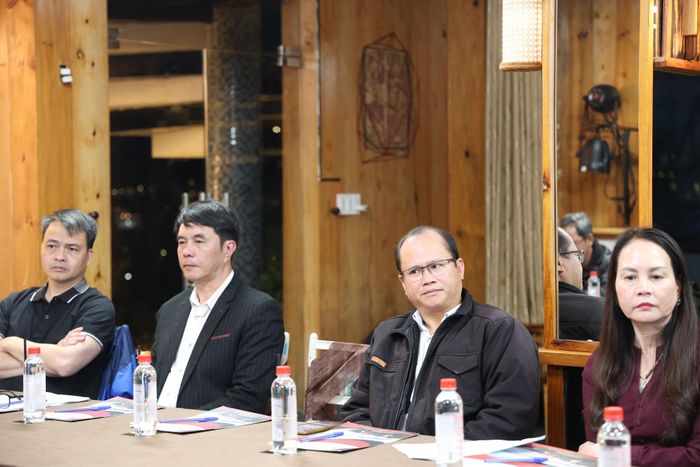 Đại diện lãnh đạo Sở Văn hóa Thể thao và Du lịch và Hội Văn học Nghệ thuật Lâm Đồng tại lễ khai mạc