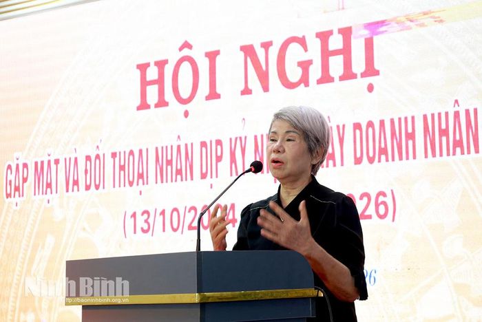 Đại diện Công ty May Trường Thịnh phát biểu tại hội nghị.