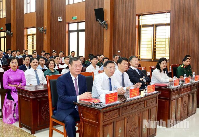 Các đại biểu dự Lễ đón nhận Bằng xếp hạng Di tích quốc gia Nhà tưởng niệm đồng chí Lê Đức Thọ.