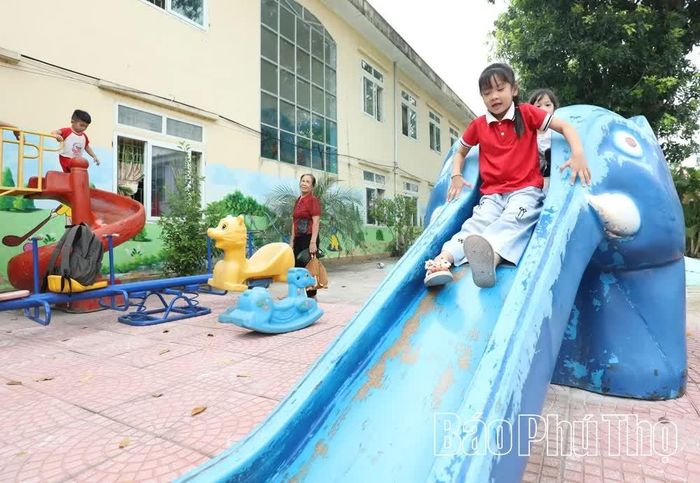 Sân chơi cho trẻ em tại Trường Mầm non Hải Lựu được quan tâm đầu tư.
