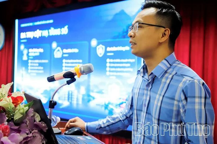 Diễn giả Tạ Ngọc Sáng - Trưởng khối giải pháp số Công ty Mobifone Phú Thọ trao đổi các giải pháp về chuyển đổi số trong du lịch.