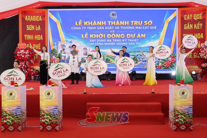 Tiết mục văn nghệ tại Lễ khánh thành và Lễ khởi động dự án.