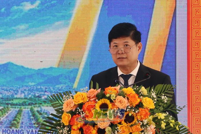 Lãnh đạo Công ty TNHH Sản xuất và Thương mại Cát Quế phát biểu tại buổi lễ.