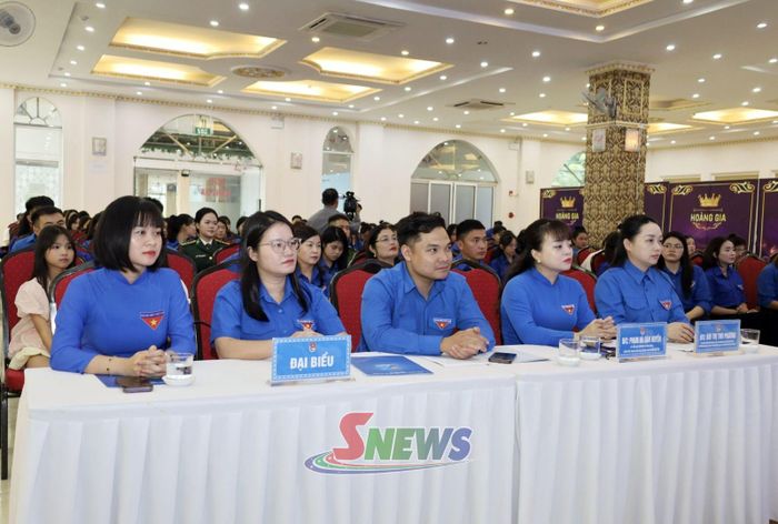 Các đại biểu tham dự chương trình.