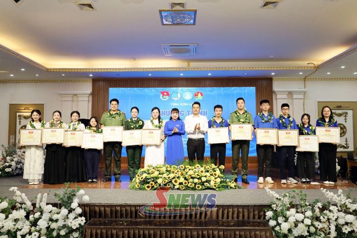 Ban Thường vụ Tỉnh đoàn tuyên dương 13 “Tài năng trẻ” cấp tỉnh.