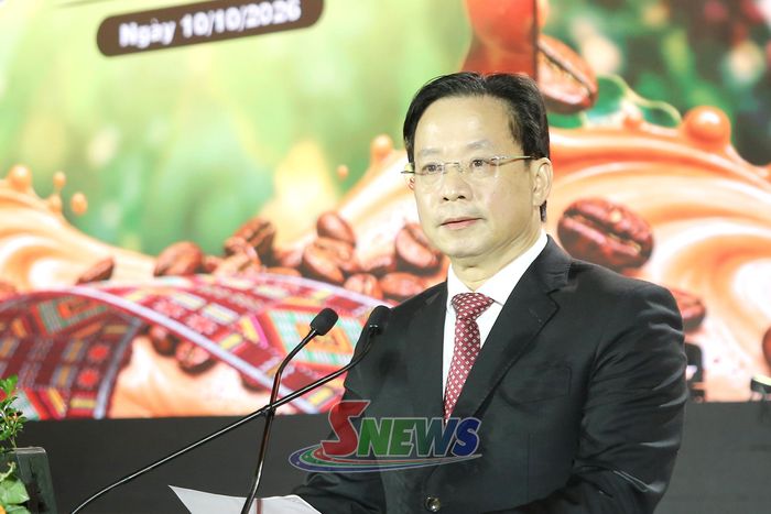 Đồng chí Hoàng Văn Nghiệm, Uỷ viên Ban Chấp hành Trung ương Đảng, Bí thư Tỉnh uỷ, Trưởng Đoàn đại biểu Quốc hội tỉnh phát biểu đáp từ tại Lễ khai mạc.