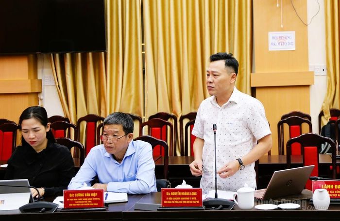 Đại diện Hội Chữ thập đỏ tỉnh phát biểu ý kiến tại hội nghị.