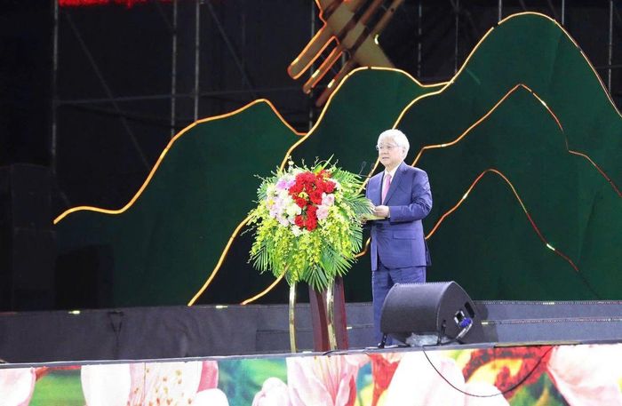 Phó Chủ tịch Thường trực Quốc hội Đỗ Văn Chiến phát biểu tại Lễ khai mạc.