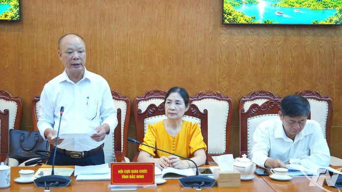 Hội Cựu giáo chức TP. Bắc Ninh phát biểu tham luận tại hội nghị.