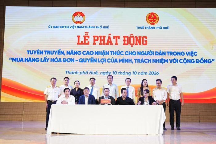 Các hội, hiệp hội, ban quản lý chợ, doanh nghiệp cũng ký cam kết hưởng ứng chương trình
