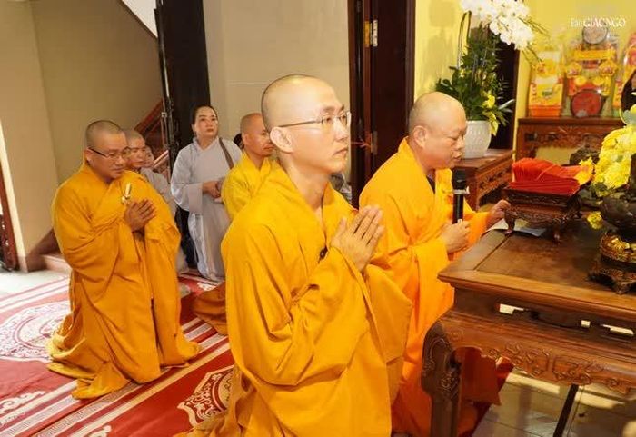 Môn đồ đệ tử tác bạch