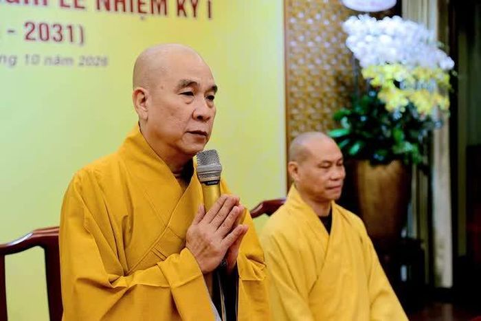 Thượng tọa Thích Quảng Chơn phát biểu tại buổi họp