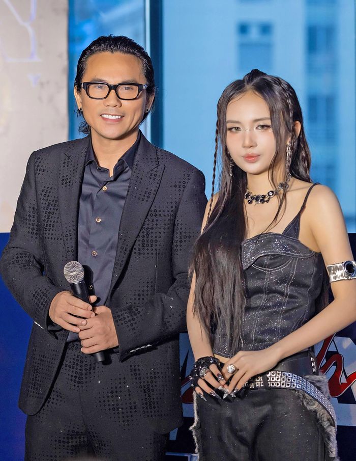 Lexxy là con gái nhạc sĩ Tú Dưa và vận động viên wushu Thúy Hiền.