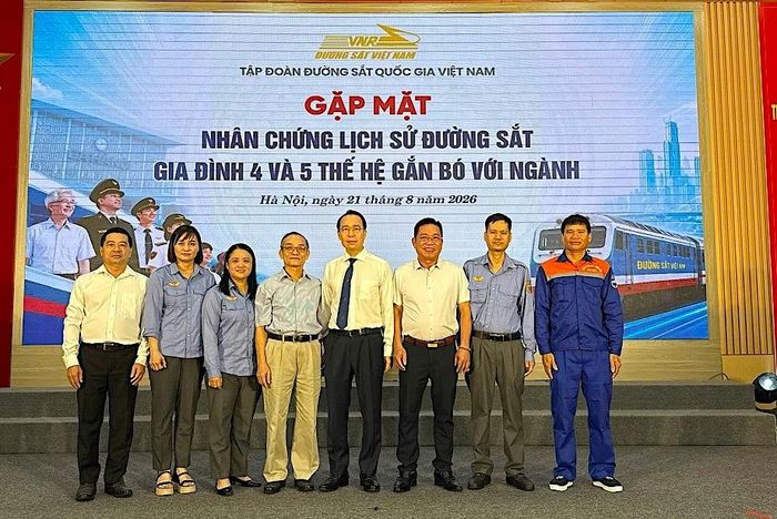 Đường sắt tổ chức gặp mặt các nhân chứng lịch sử và các gia đình có 4 - 5 thế hệ nối tiếp nhau làm việc trong ngành.