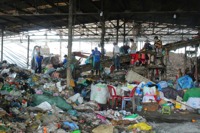 Công ty TNHH Dịch vụ Thương mại Minh Thông xử lý rác bằng công nghệ đốt không thu hồi năng lượng.
