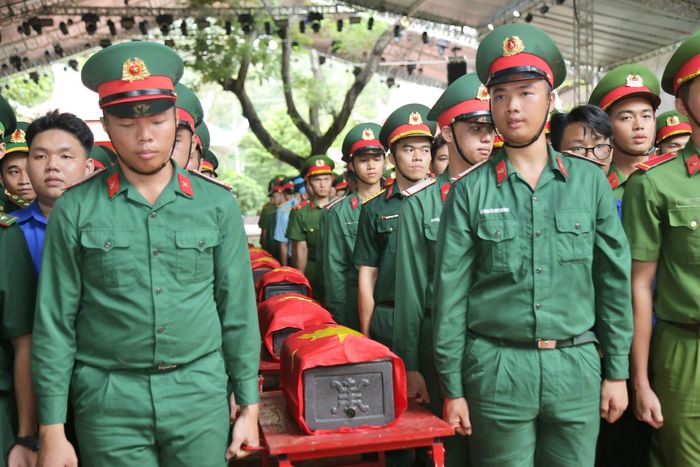 Dự kiến, khoảng 1.000 đại biểu, cán bộ, chiến sĩ và đại diện các cơ quan, ban, ngành tham dự. Trong đó có đại diện các cơ quan, đơn vị, nhân chứng, Tổng Lãnh sự quán Hoa Kỳ và Australia tại TP.HCM; đoàn viên, thanh niên, lực lượng vũ trang, đại diện Mặt trận Tổ quốc, các tổ chức chính trị - xã hội, chức sắc tôn giáo và đại diện các dân tộc.