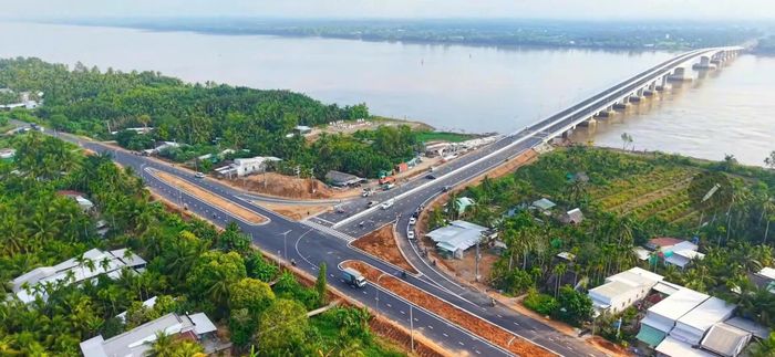 Cầu Đại Ngãi 2 cơ bản hoàn thành và đưa vào khai thác tạm phục vụ người dân.
