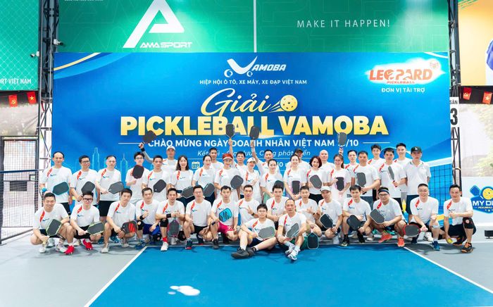 Hội viên tham gia giải Pickleball chào mừng ngày Doanh nhân VIệt Nam.