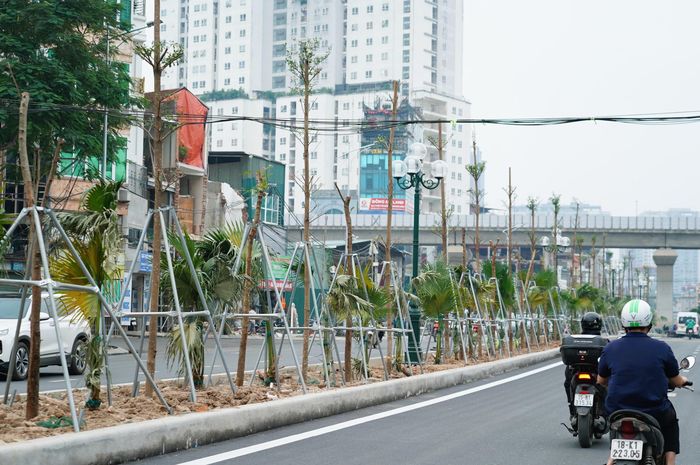 Theo ghi nhận, trục đường mới khang trang, sạch đẹp, khác hẳn cảnh ngổn ngang trước đây.