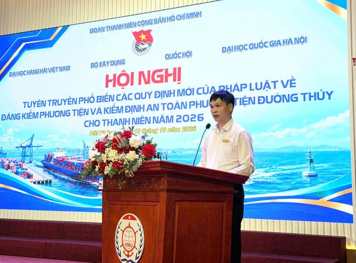 PGS.TS Phạm Văn Thuần, Phó hiệu trưởng Trường Đại học Hàng hải Việt Nam phát biểu chào mừng hội nghị.