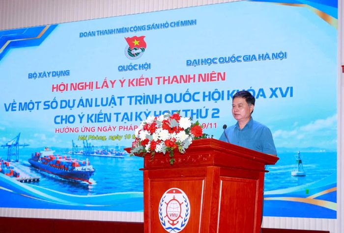 Ông Đoàn Huy Khương, Ủy viên Ban Chấp hành Đảng bộ Bộ Xây dựng, Phó Trưởng ban Thường trực Ban Tổ chức Đảng ủy Bộ Xây dựng phát biểu chỉ đạo tại hội nghị.