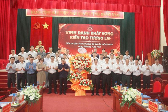 Phường Vĩnh Yên có 1.414 doanh nghiệp đang hoạt động trong các lĩnh vực công nghiệp, thương mại, xây dựng và dịch vụ.