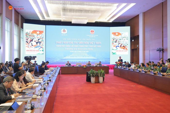 Hội thảo thu hút sự tham gia của khoảng 200 đại biểu
