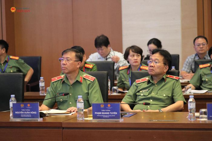 Các đại biểu dự Hội thảo. Ảnh: Hồ Long