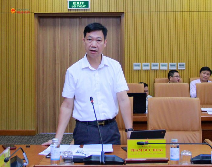 Ủy viên là ĐBQH hoạt động chuyên trách tại Ủy ban Quốc phòng, An ninh và Đối ngoại Phạm Đức Hoài phát biểu. Ảnh: Khánh Duy