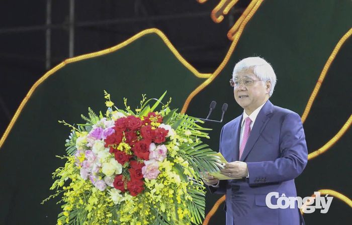 Phó Chủ tịch Thường trực Quốc hội Đỗ Văn Chiến phát biểu chỉ đạo tại lễ khai mạc.