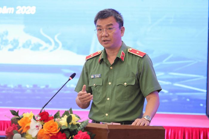 Thiếu tướng TS. Phạm Kim Đĩnh - Cục trưởng Cục Công tác chính trị (Bộ Công an) phát biểu tại Hội thảo.
