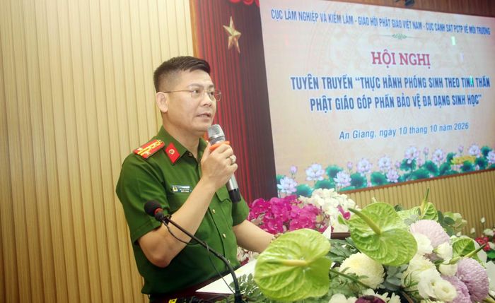 Đại tá Nguyễn Bá Thành, Phó Cục trưởng Cục Cảnh sát phòng, chống tội phạm về môi trường - Bộ Công an phát biểu tại hội nghị.