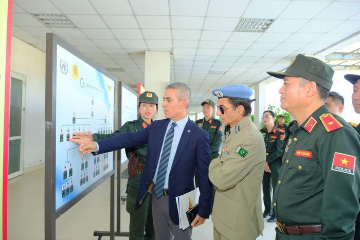 Đoàn Tư lệnh Cảnh sát LHQ kiểm tra công tác nhân sự và hậu cần đảm bảo của Đơn vị Cảnh sát GGHB số 1.