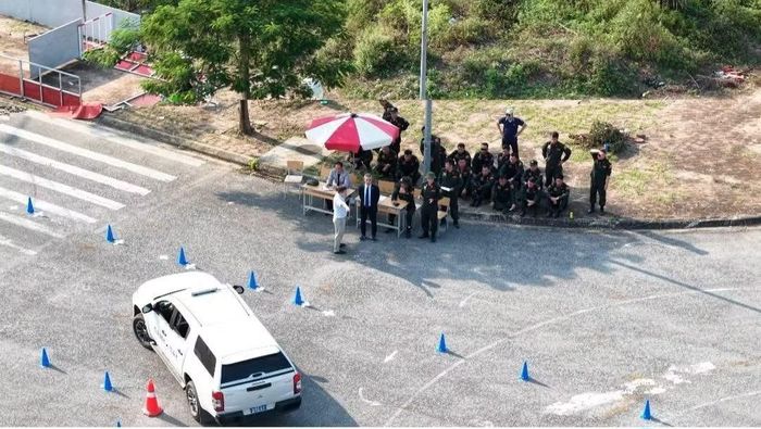Kiểm tra kĩ năng điều khiển phương tiện.