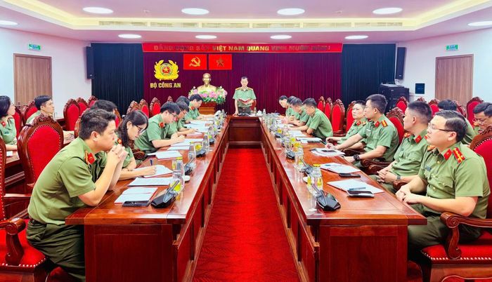 Phòng Tham mưu tổng hợp - Văn phòng Bộ Công an họp, trao đổi, tổng hợp những khó khăn, vướng mắc trong quá trình thực hiện mô hình Công an địa phương 2 cấp.