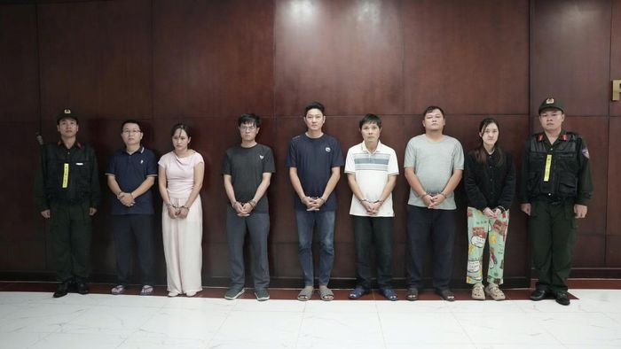 Cơ quan CSĐT Công an TP Hồ Chí Minh khởi tố 5 vụ án, bắt tạm giam 21 bị can liên quan về tội Giả mạo trong công tác và tội Mua bán trái phép hóa đơn.