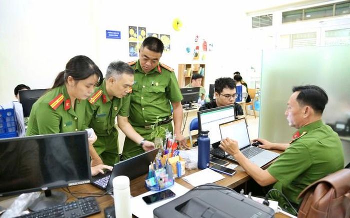 Cơ quan điều tra xác minh, khám xét các địa điểm.