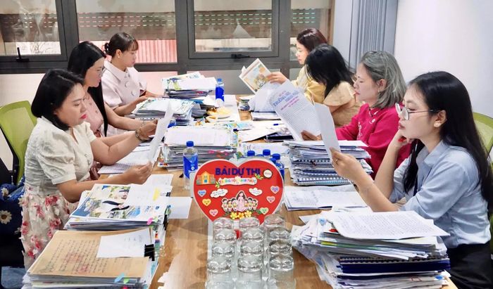 Cuộc thi “Trường học hạnh phúc” tạo diễn đàn để học sinh bày tỏ suy nghĩ, mong muốn về môi trường học tập, qua đó giúp gia đình và nhà trường hiểu hơn những điều trẻ cần để trưởng thành hạnh phúc. (Ảnh: Hương Giang)
