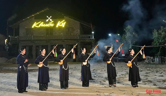 Làng đá Khuổi Ky là điểm dừng chân phù hợp để du khách khám phá đời sống và văn hóa bản địa.