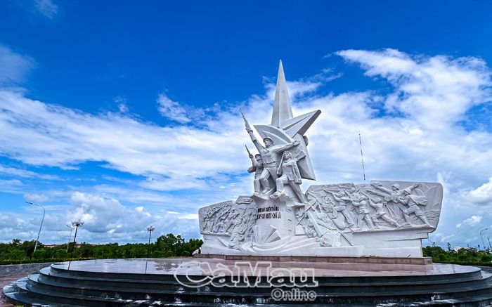 Di tích quốc gia Chiến thắng Ðầm Dơi - Cái Nước - Chà Là (Xã Trần Phán) được khánh thành tháng 10/2025 với tổng mức đầu tư hơn 106 tỷ đồng.